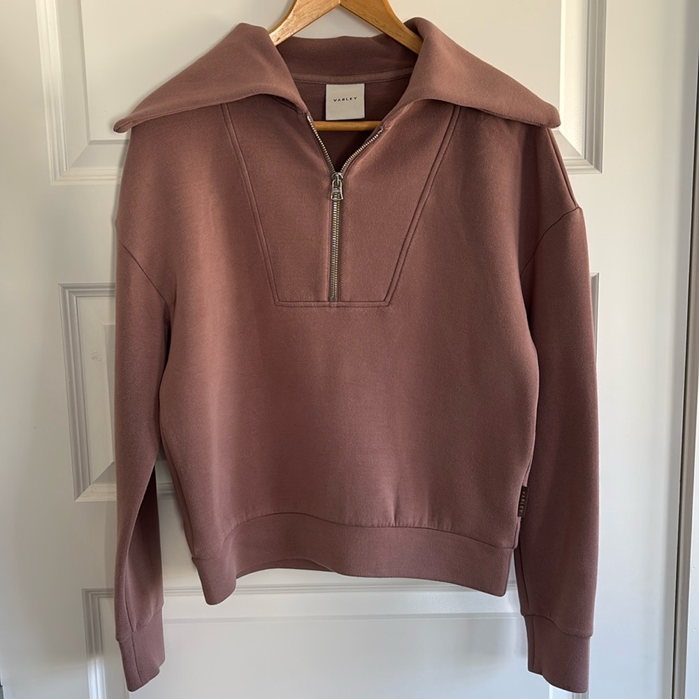 Varley Yates Half-Zip Sweat in color antler. Size xxs